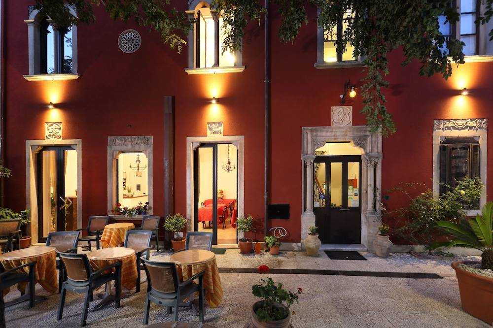Villa Astoria 1