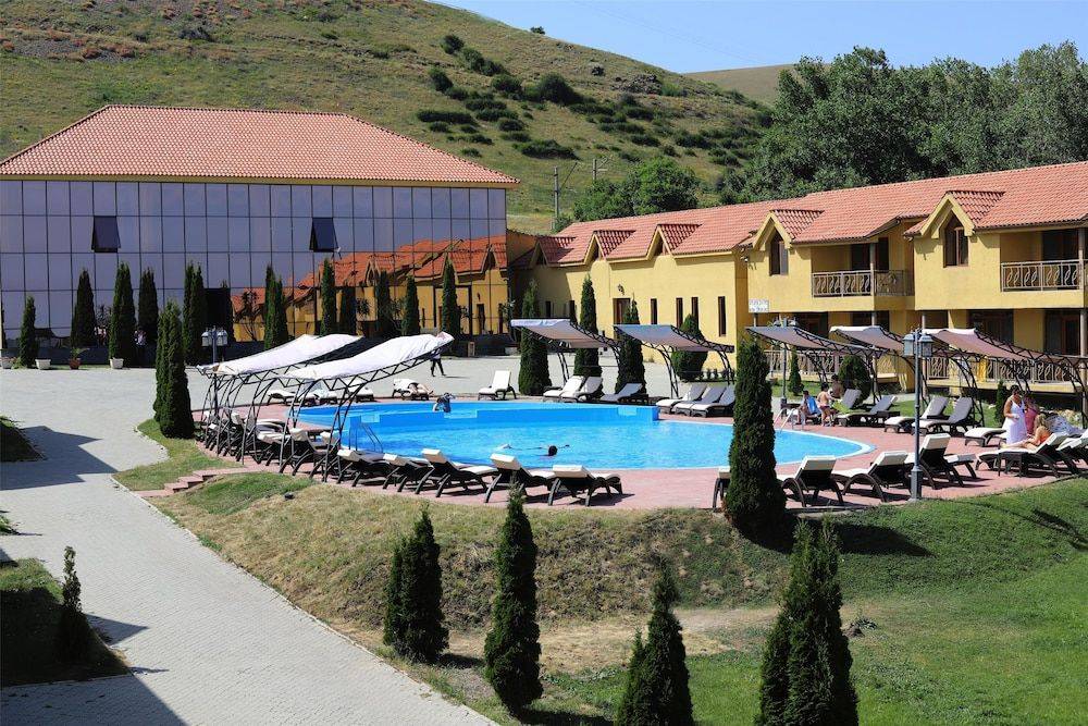 Best Western Bohemian Resort 1