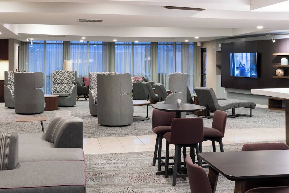 Courtyard by Marriott West Orange 2