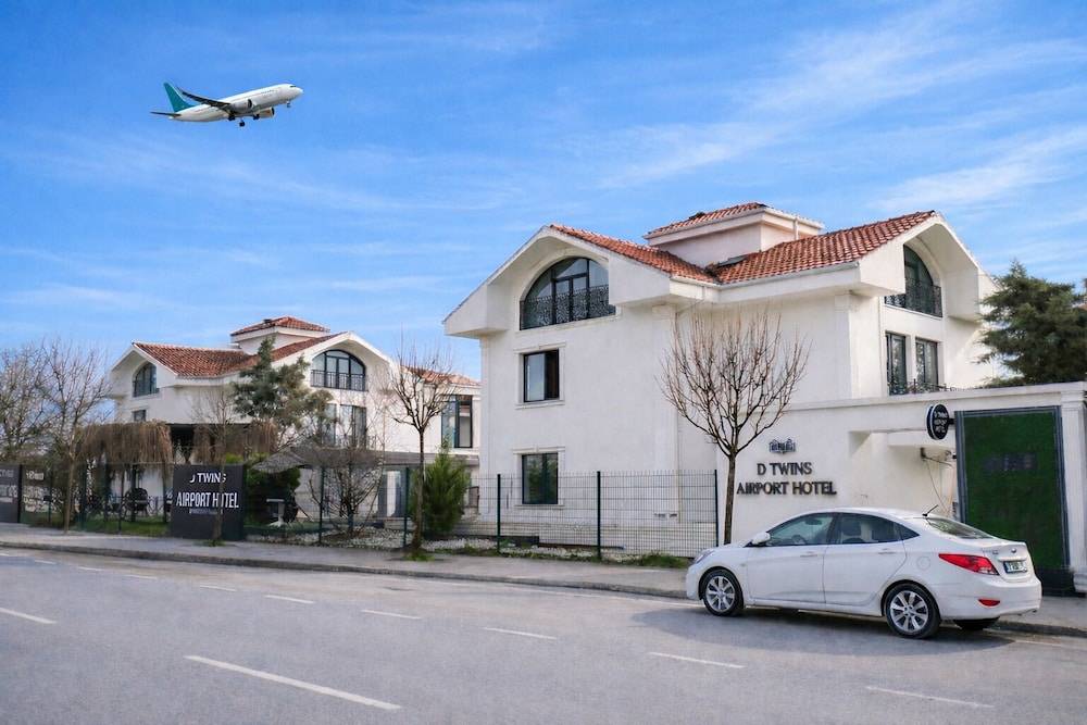 D Twins Airport Hotel 1