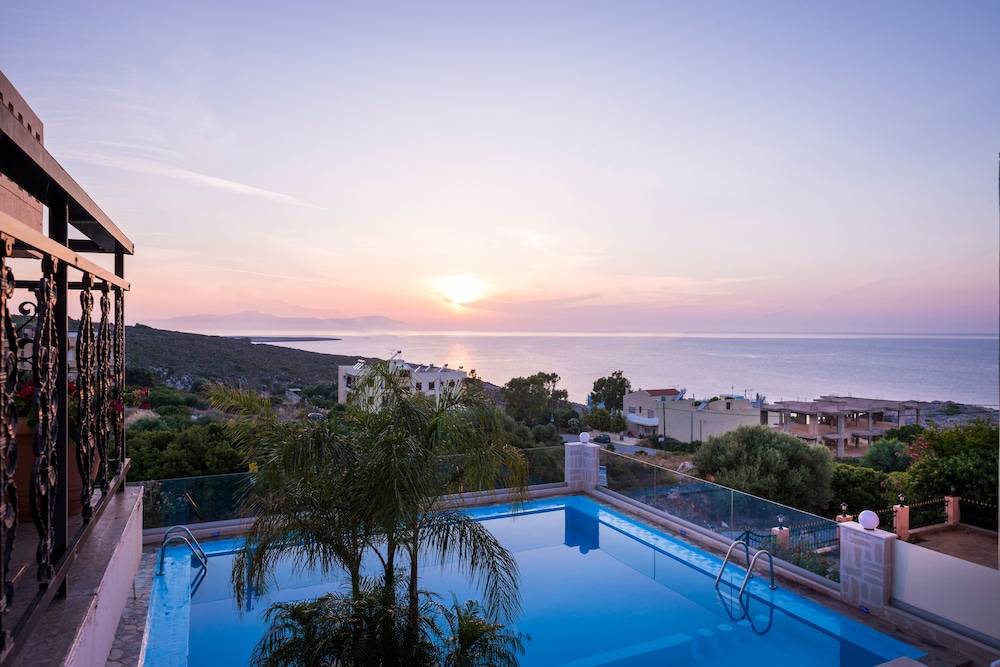 Esplanade Apartments - Heated Pool 1
