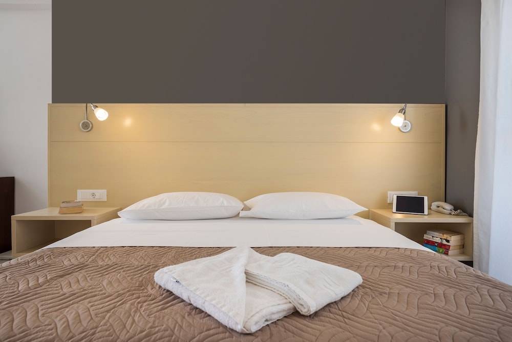Esplanade Apartments - Heated Pool 2
