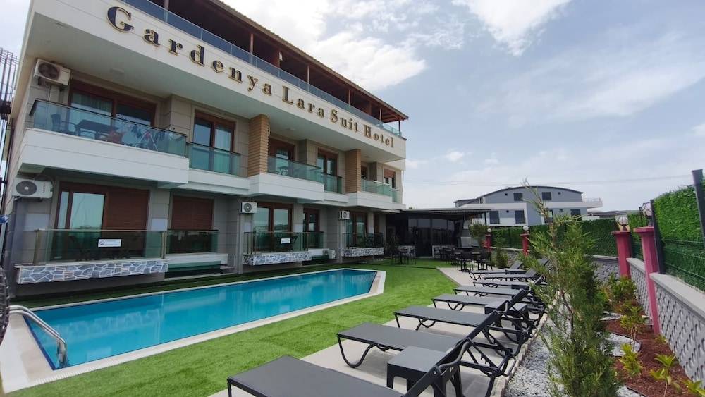 Gardenya Lara Suit Hotel 1