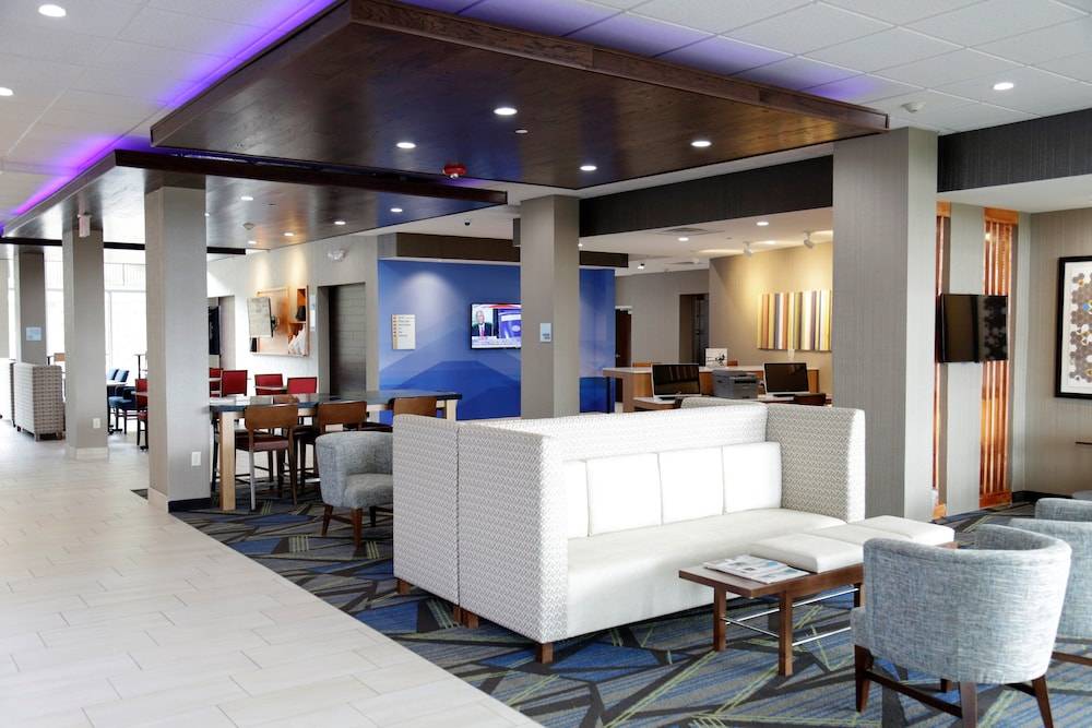 Holiday Inn Express & Suites ALABASTER by IHG 2