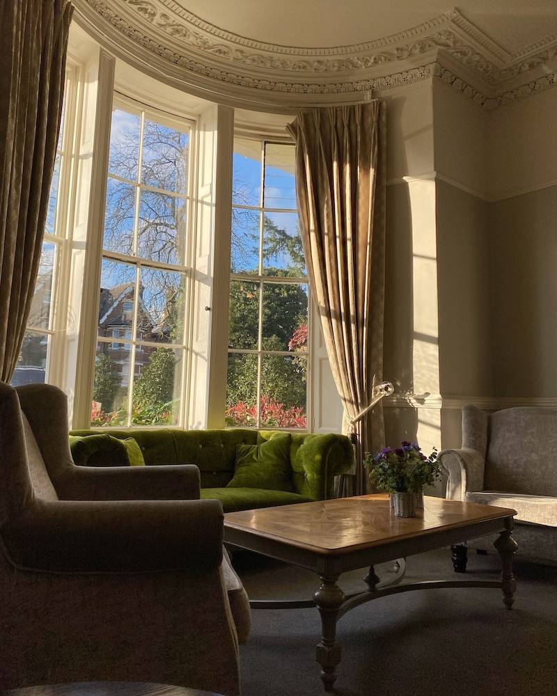 Alton House Hotel 2