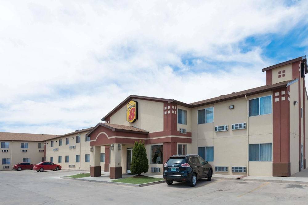 Super 8 by Wyndham Bernalillo 1