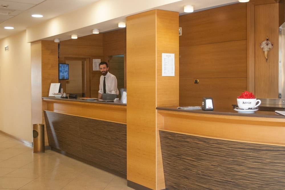 City Hotel 2