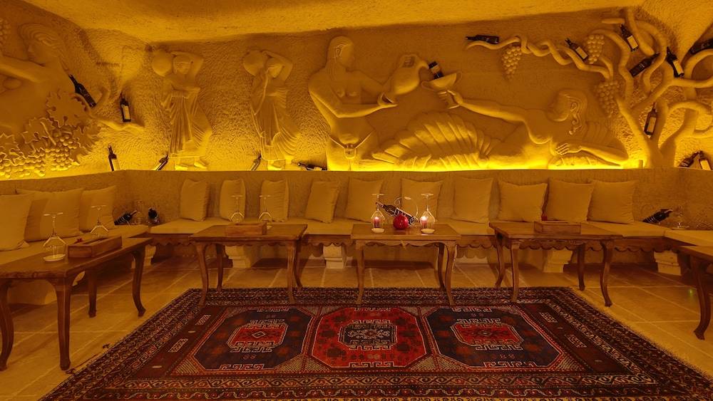 Phocas Cave Suites 2