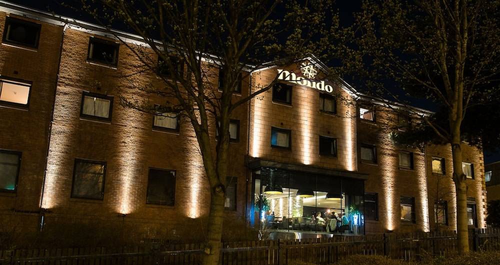 Mondo Hotel 1
