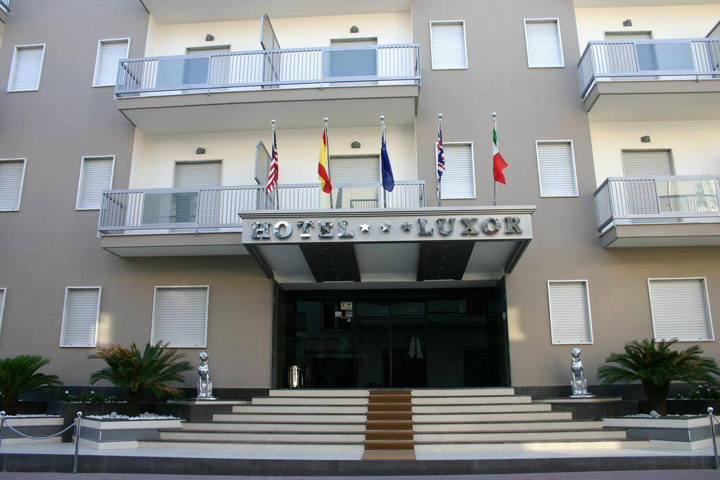 Hotel Luxor 1