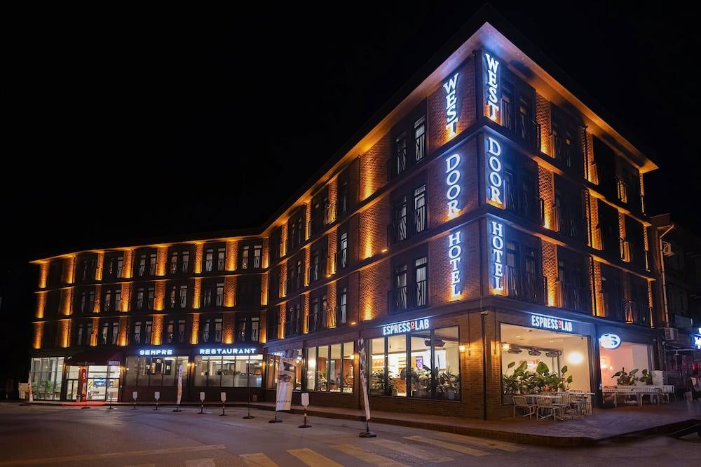 WestDoor Hotel 1