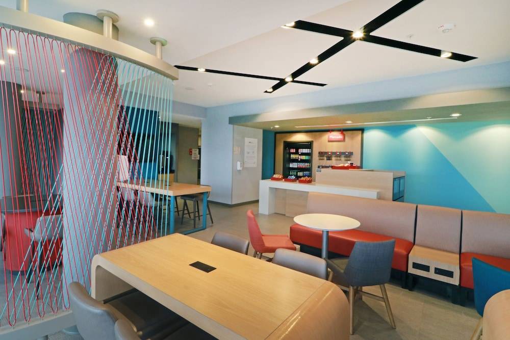 avid hotel FRESNILLO by IHG 2