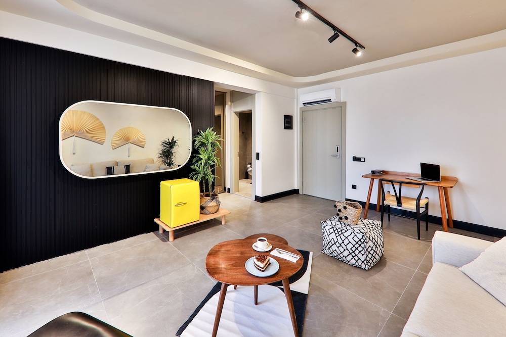 Luff Suites 1