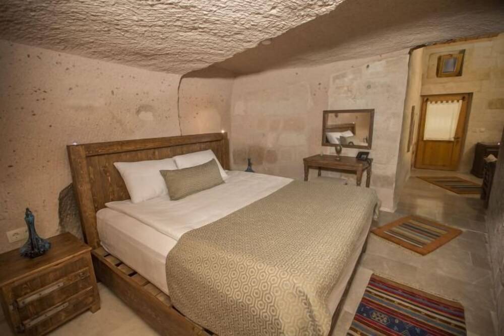 Helike Cave Suites 2
