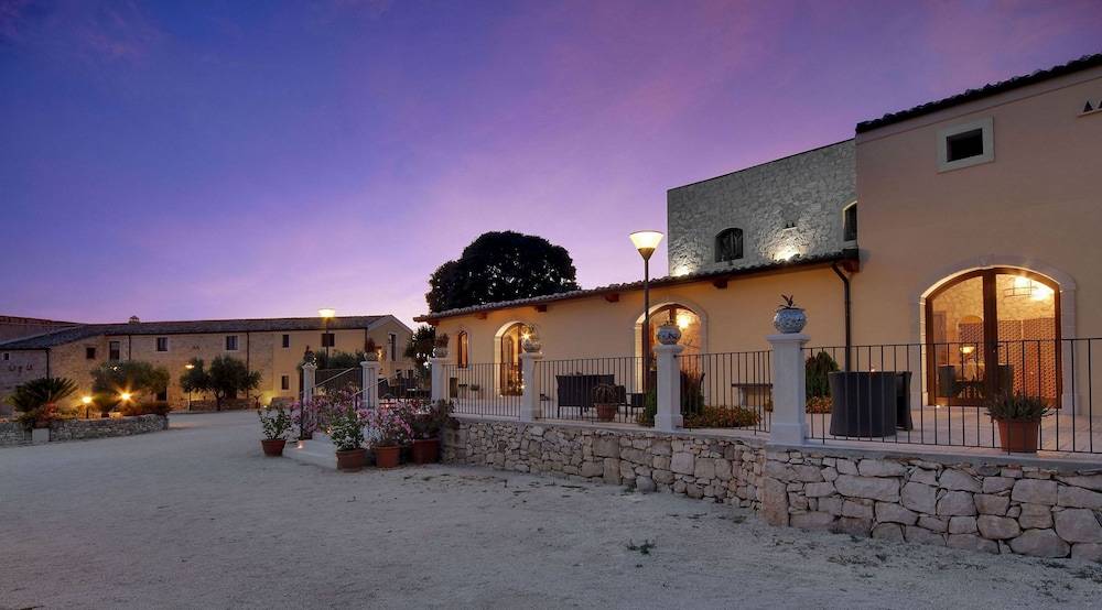 Artemisia Resort 1