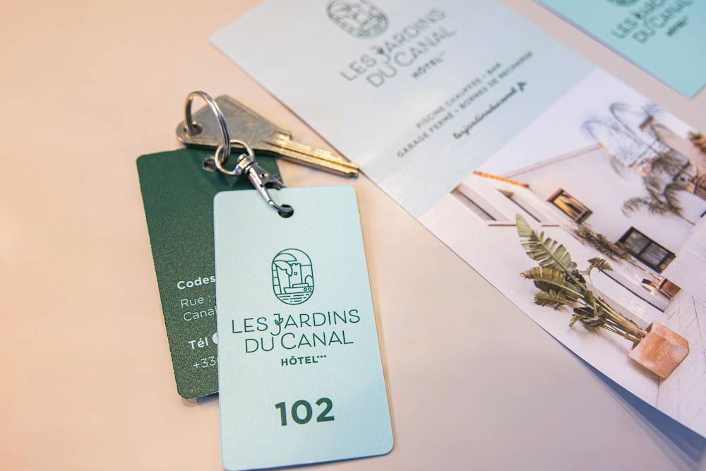 Hôtel les jardins du canal - piscine chauffée - solaire eco responsable - parking - garage - bornes électriques - accueil vélos - kids friendly 2