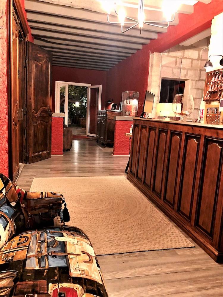 Hotel Saint Louis - Au Coeur des Remparts 2