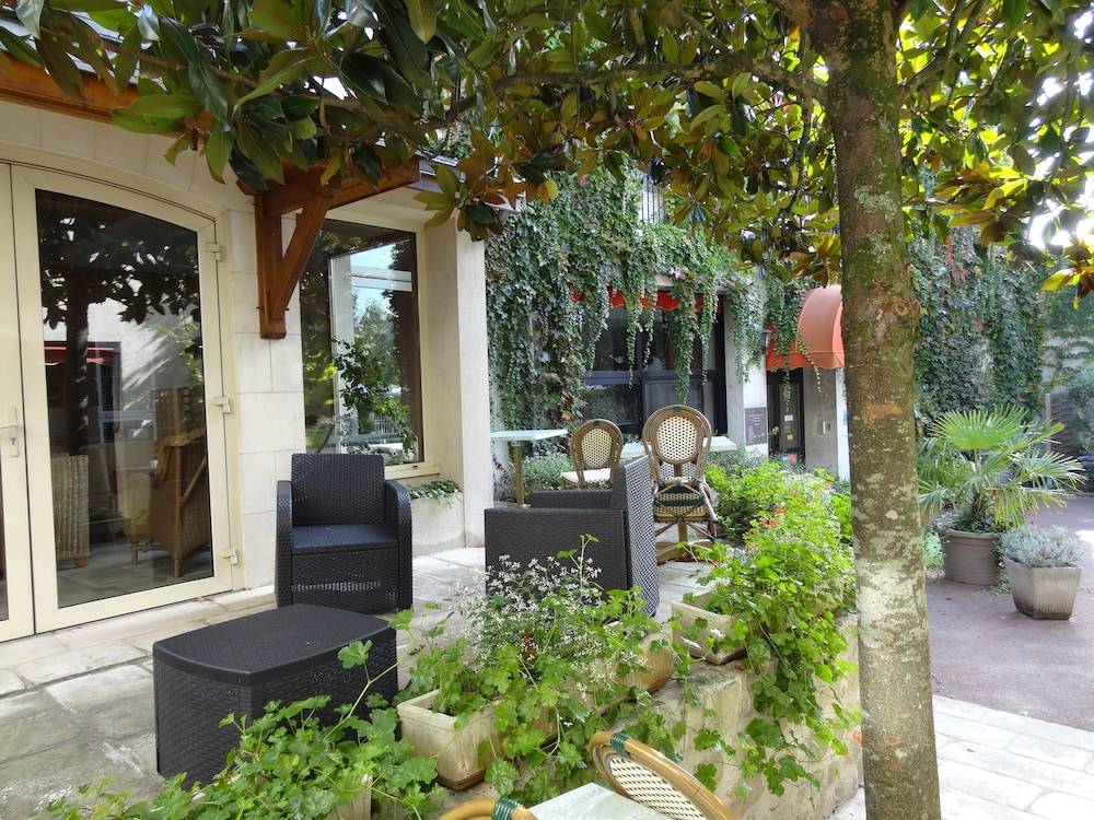 Hotel Val De Loire 1