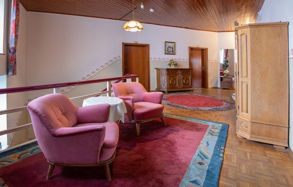 Lothringer Hof 2