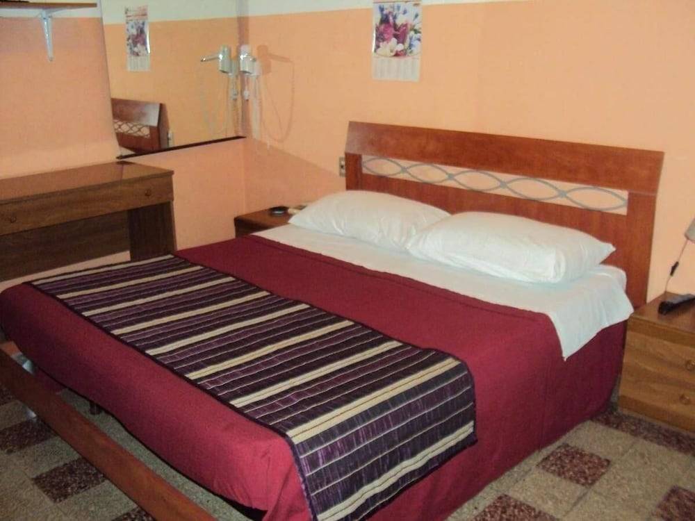 Hotel Mirage 1