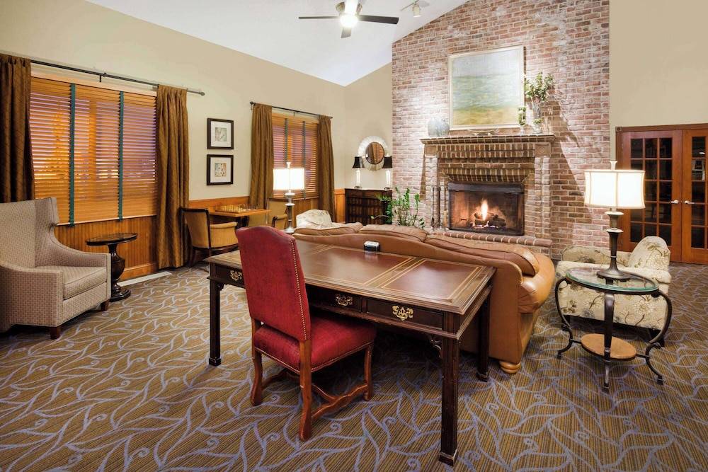 AmericInn by Wyndham Chanhassen 2