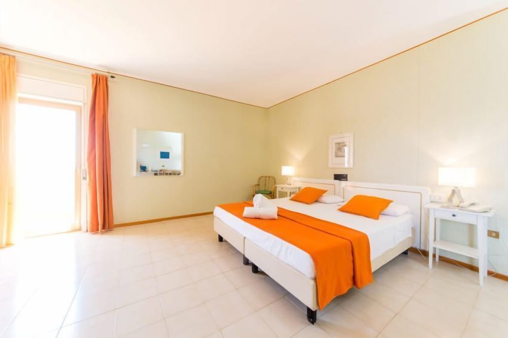 Paradise Beach Resort 2