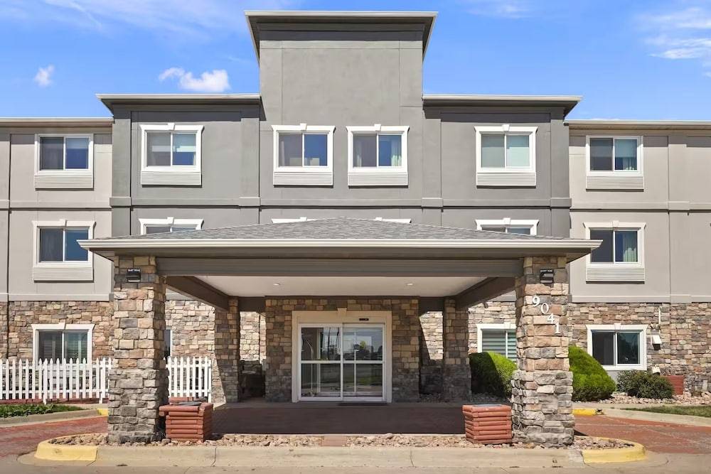 Baymont by Wyndham Henderson-Northeast Denver 1
