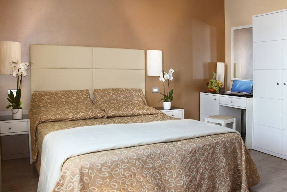 Hotel Regit 1