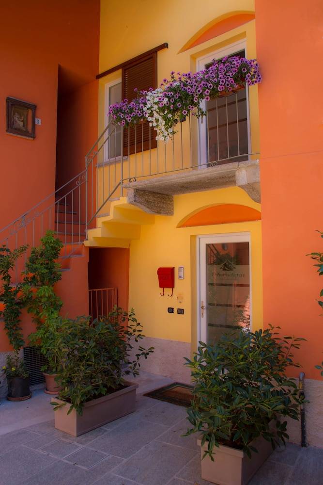 BelSorrisoVarese - Rooms & Apartments - Private Parking - Reservation Required 2