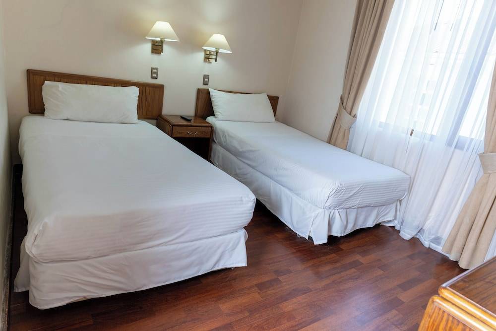 Hotel Francisco De Aguirre 1