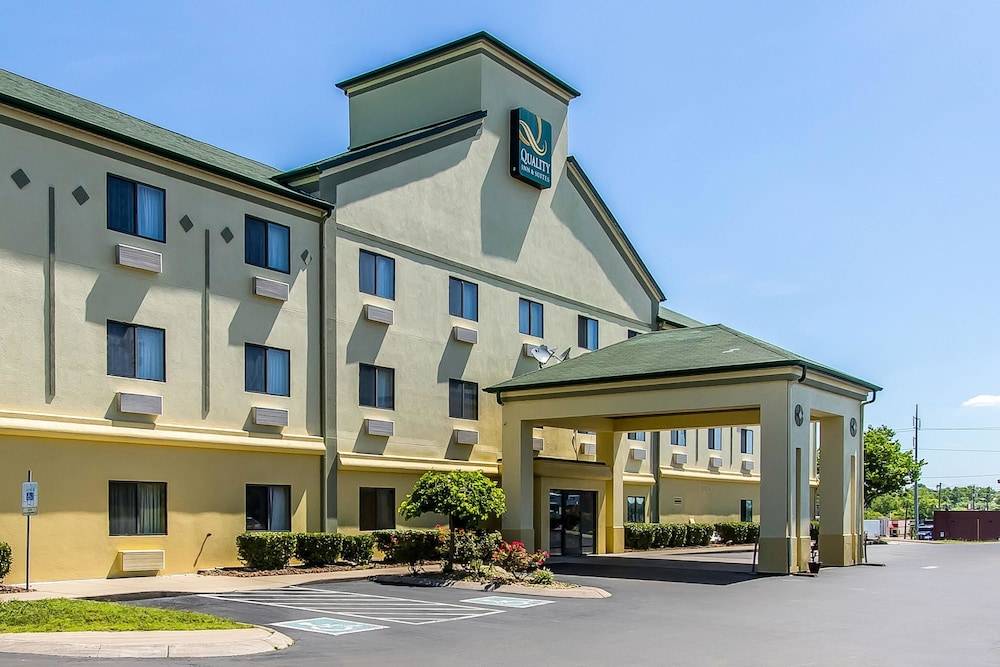 Quality Inn & Suites 1