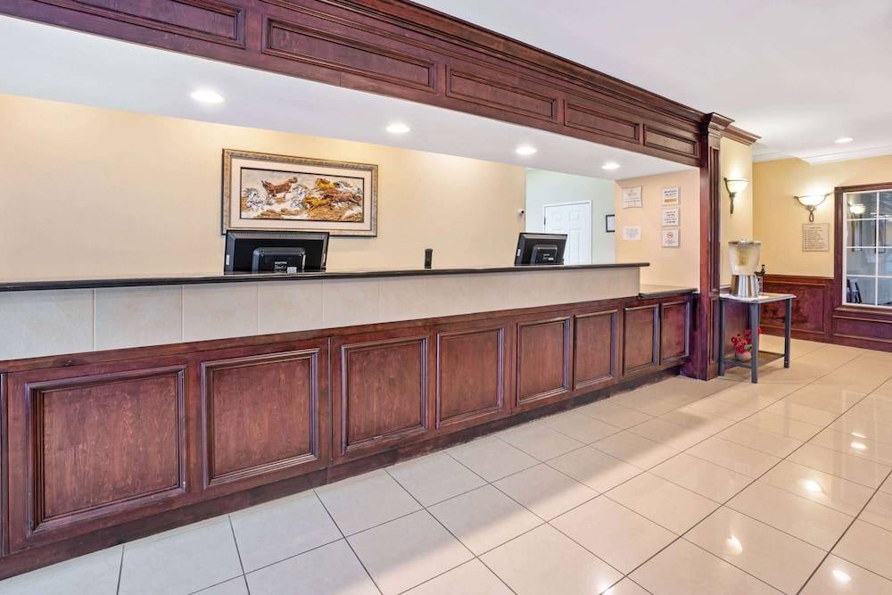 La Quinta by Wyndham Houston - Magnolia 2