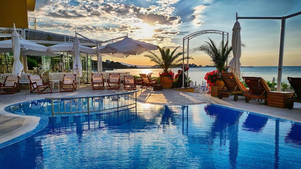 Aphrodite Beach Hotel 1