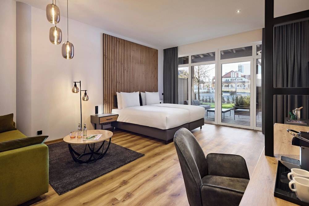 Nürburgring Motorsport Hotel 1