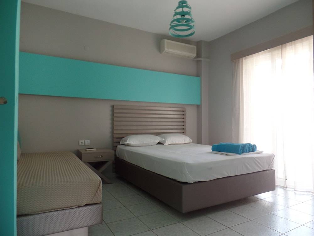 Ouzas Luxury Hotel 1