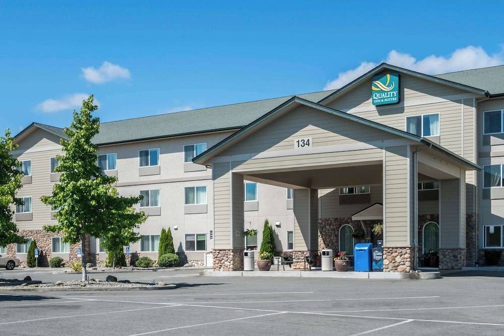 Quality Inn & Suites Sequim at Olympic National Park 1