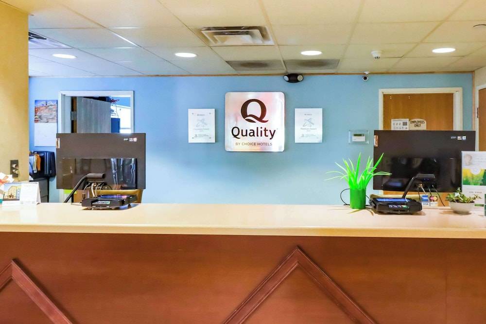 Quality Inn & Suites Sequim at Olympic National Park 2