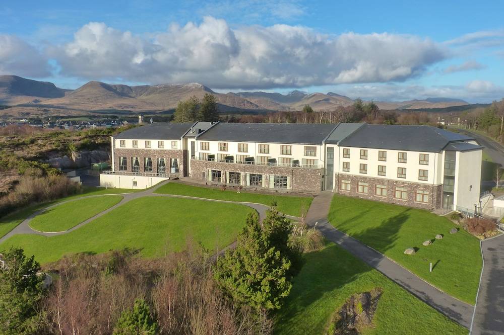 Sneem Hotel 1