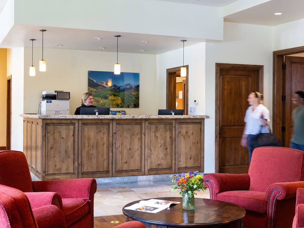 Villas at Snowmass CLub 2