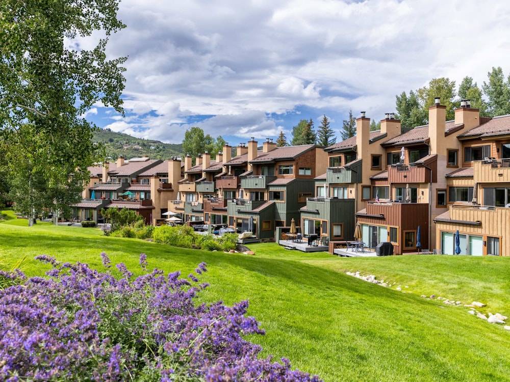 Villas at Snowmass CLub 1