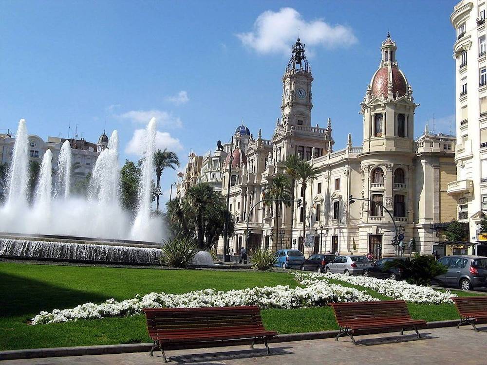 PLAZA VIEW 1
