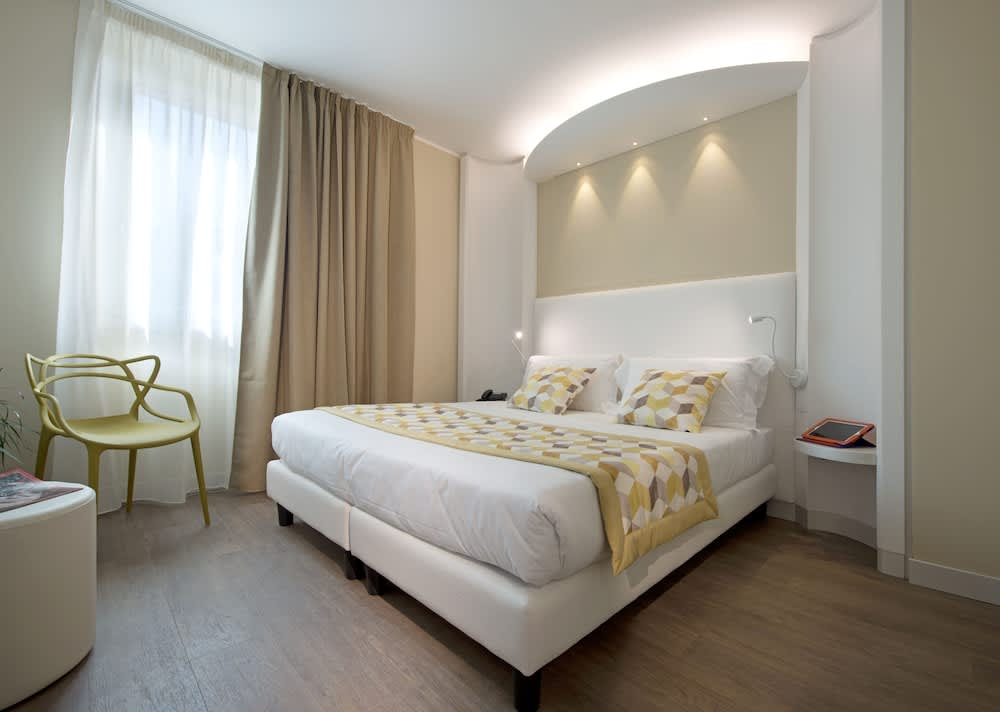 Ark Hotel 1