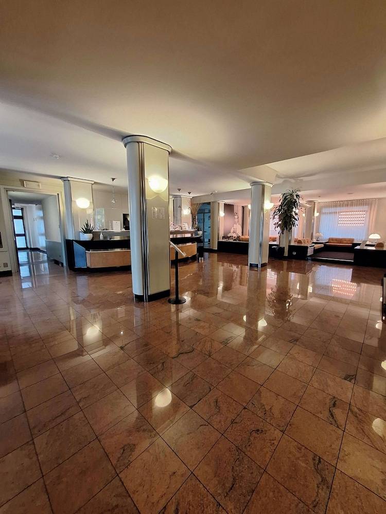 Sure Hotel by Best Western Milano 2