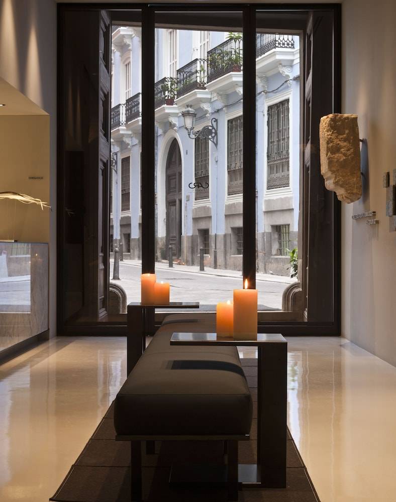 Caro Hotel 2