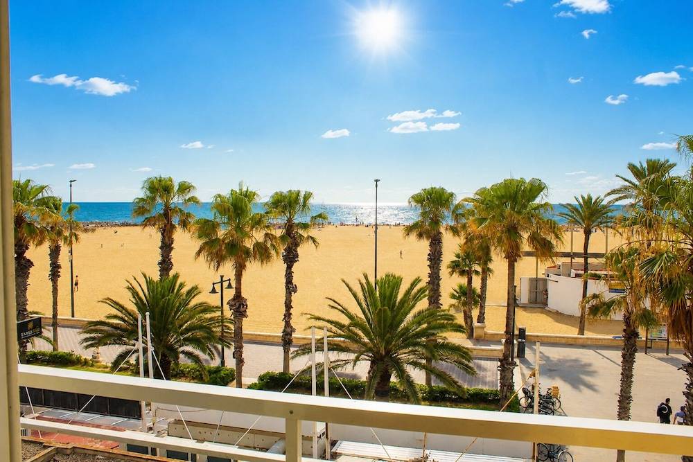 Malvarrosa Beach Rooms 1