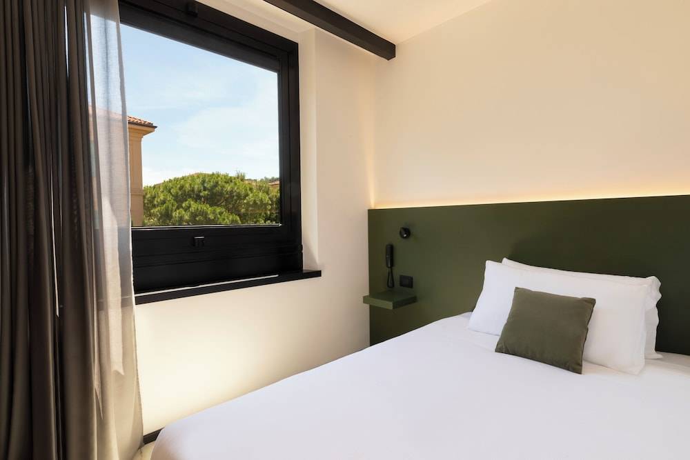 The City Hotel 1