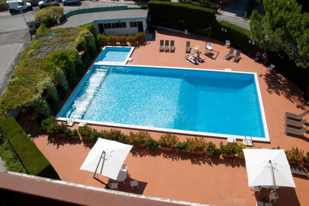 Hotel Touring 1