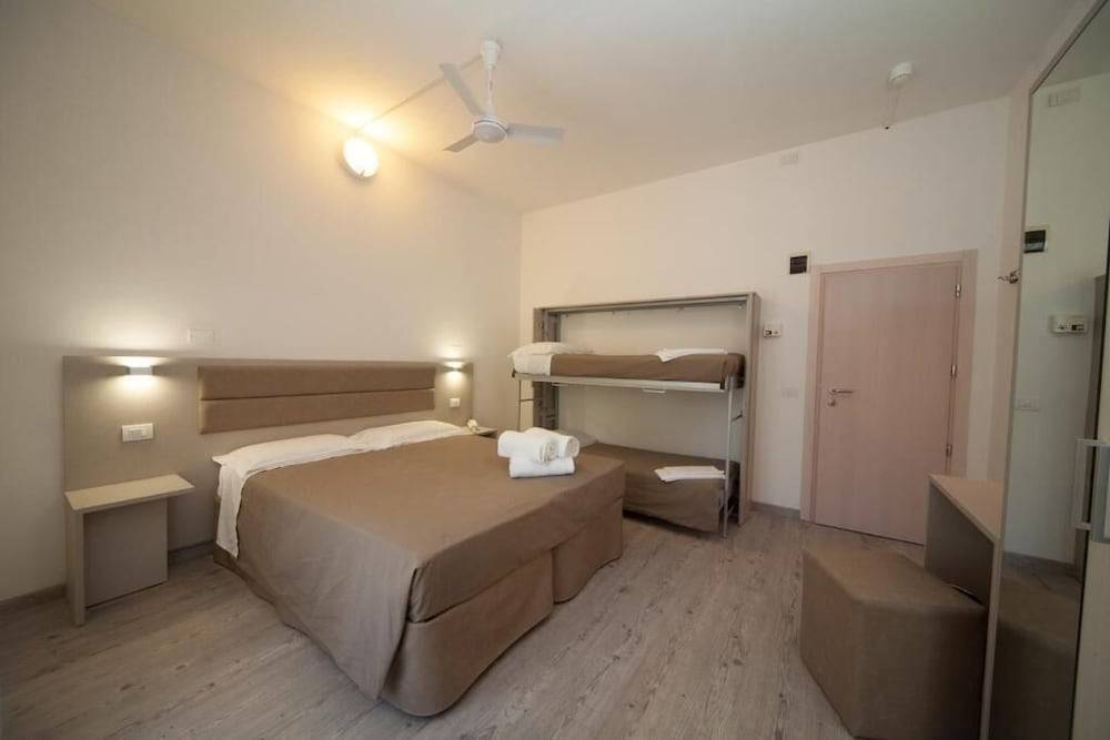 Hotel Lux 1
