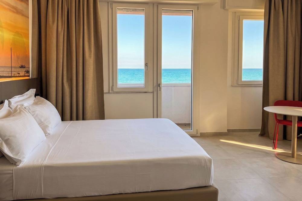 B&B HOTEL Pesaro Des Bains 1