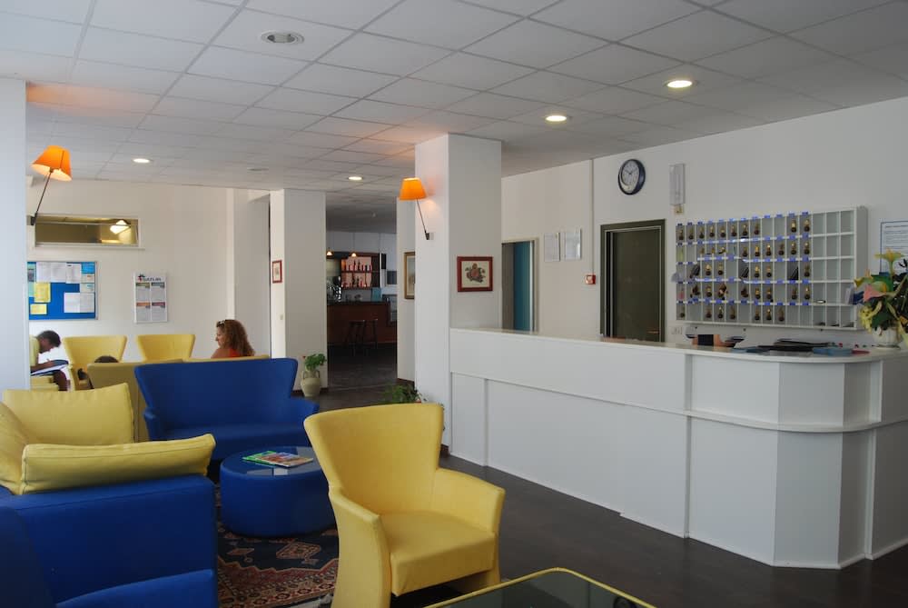 Hotel Embassy 2